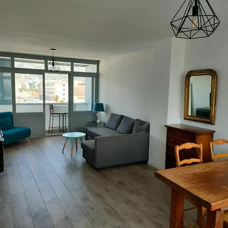 Grand T2 Vue Mer, Balcon, Plage, Resto A Pied * Toulon