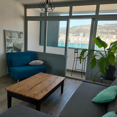 Appartement Grand T2 Vue Mer, Balcon, Plage, Resto à Pied Toulon