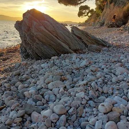 Apartment Grand T2 Vue Mer, Balcon, Plage, Resto A Pied Toulon